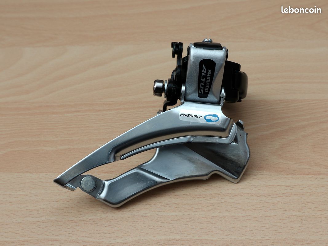 DÉRAILLEUR AVANT DOWN SWING (À COLLIER) SHIMANO ALTUS 3X9 v