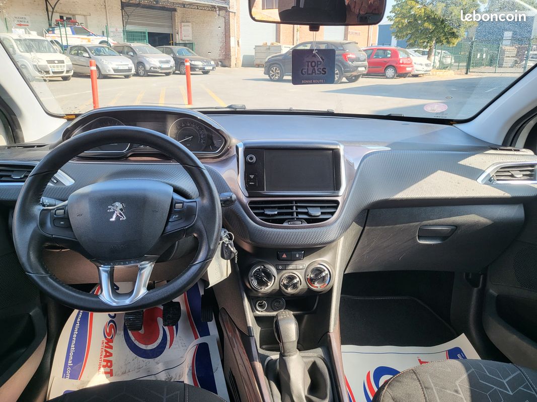Peugeot 2008 (image 4)