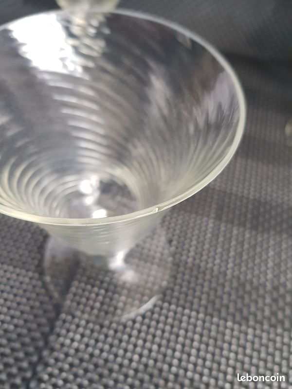 3 verres à pied spirale (image 4)