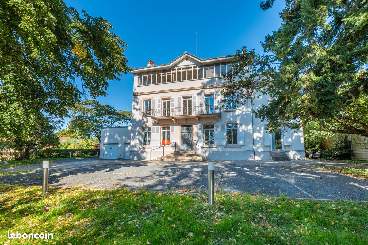 Maison 11 pièces 325 m² · à Mâcon · 325 m² · 795 000 €