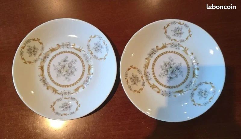 Lot De 11 Coupelles/soucoupes En Porcelaine Blanche – Décor Floral – Diamètre 13,2 Cm – Occasion