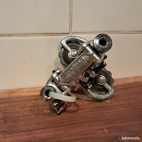 Dérailleur arrière Campagnolo 1020/A Nuovo Record Pat. 73 Dérailleur arrière Campagnolo 1020/A Nuovo Record Pat. 73