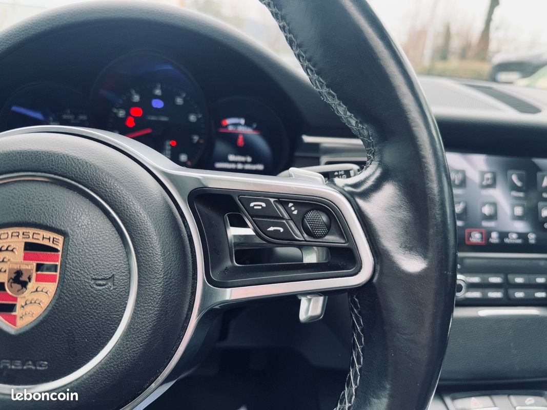 Porsche Macan 2.0L 252CH PDK + TOIT OUVRANT + SUIVI PORSCHE + SIEGES CHAUFFANTS/ELEC + CAMERA DE RECUL + GARANTIE 12 MOIS (image 23)