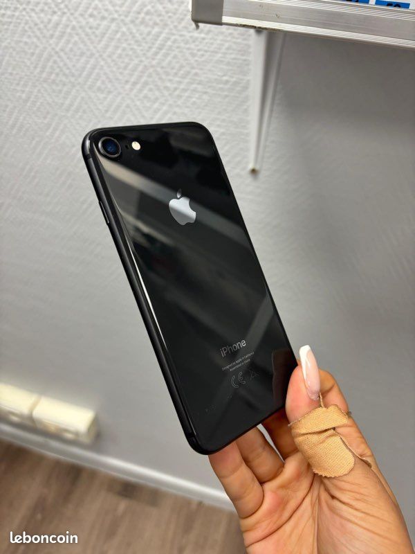 IPhone 8 (image 1)
