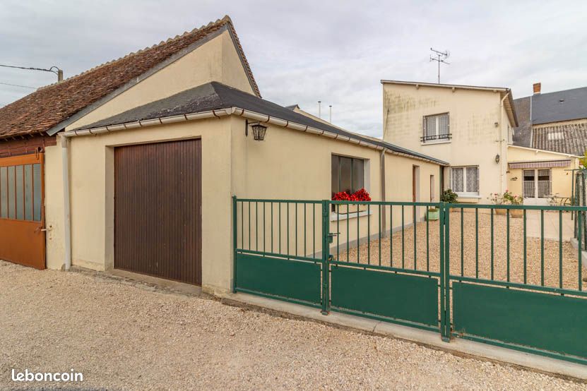 Maison 7 pièces 181 m² · à Mur-de-Sologne · 181 m² · 141 990 €
