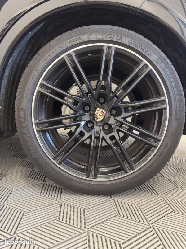 Porsche Cayenne II (958) S V8 400ch 2012 Entretien complet 3eme main (image 18)