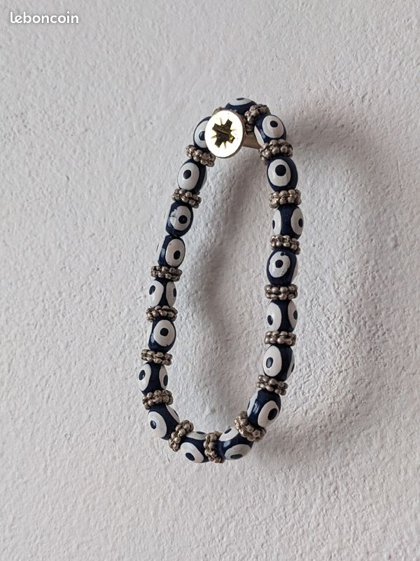 🧿🇹🇷 Bracelet et collier contre le mauvais oeil 🧿🇹🇷

L'œil turc, également appelé "œil bleu" ou "œil d'Horus", est une amulette d'origine turque utilisée depuis des siècles comme symbole de prote (image 4)