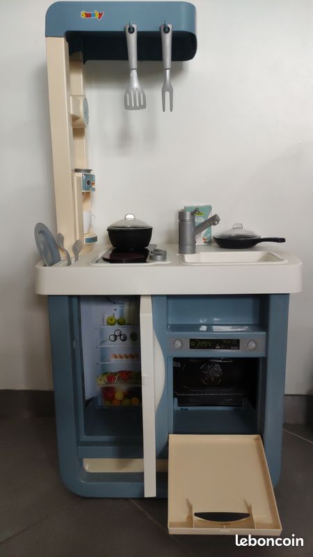 Cuisine Bon Appetit - Smoby - Rouge - 52 x 34 x 97 cm - Module électronique - 23 accessoires inclus - Jeux - Jouets Cuisine Bon Appetit - Smoby - Rouge - 52 x 34 x 97 cm - Module électronique - 23 accessoires inclus - Jeux - Jouets