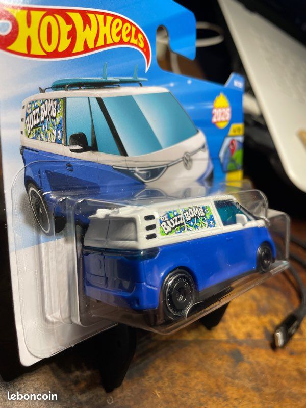 🚖 Hot Wheels VW Buzz Bomb Combi (image 3)
