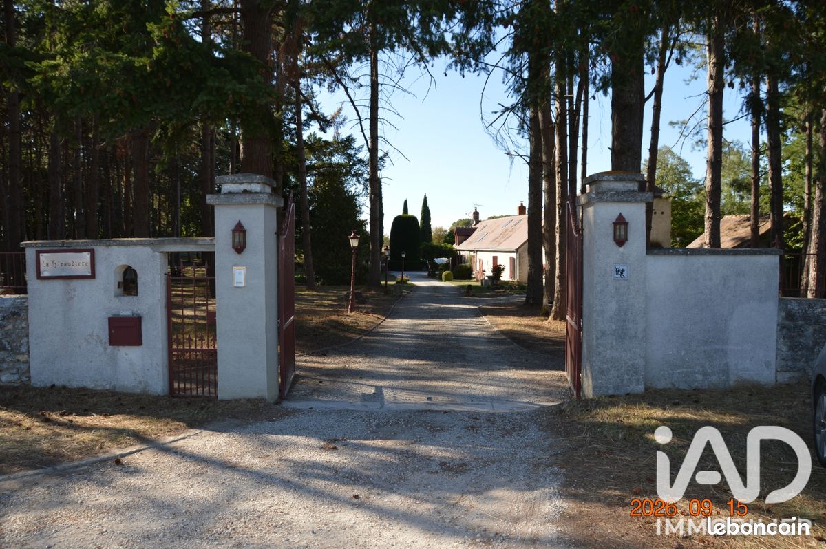 Maison 11 pièces 309 m² · à Saint-Georges-sur-Cher · 309 m² · 570 000 €