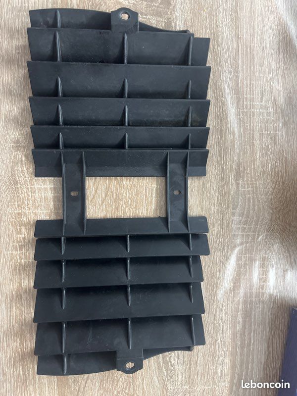 Grille de radiateur derbi (image 1)