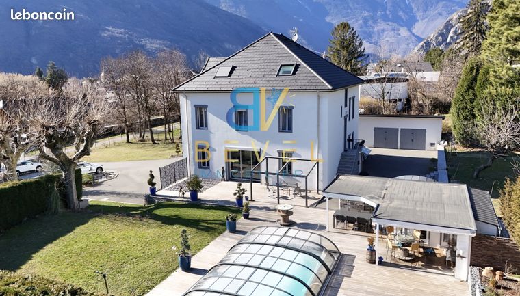Propriété 12 pièces 446 m²