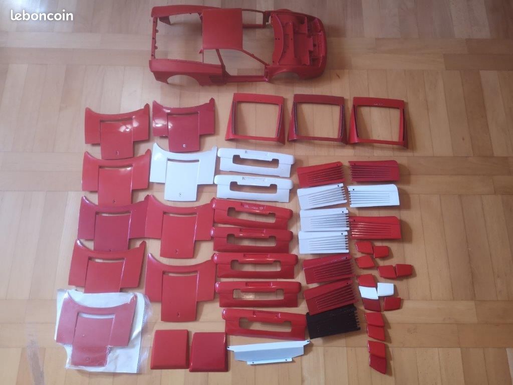 Pièces métalliques F40 et Testarossa Pocher 1/8 différentes (image 9)
