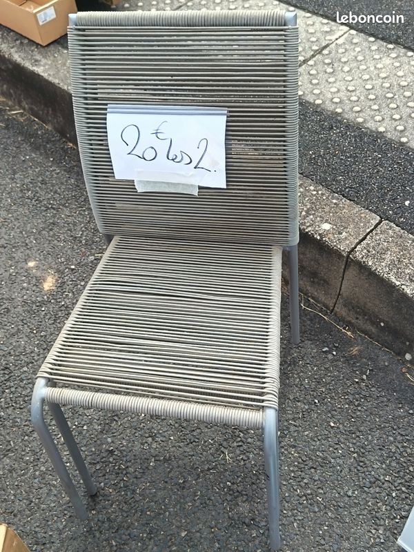 Chaises (image 2)