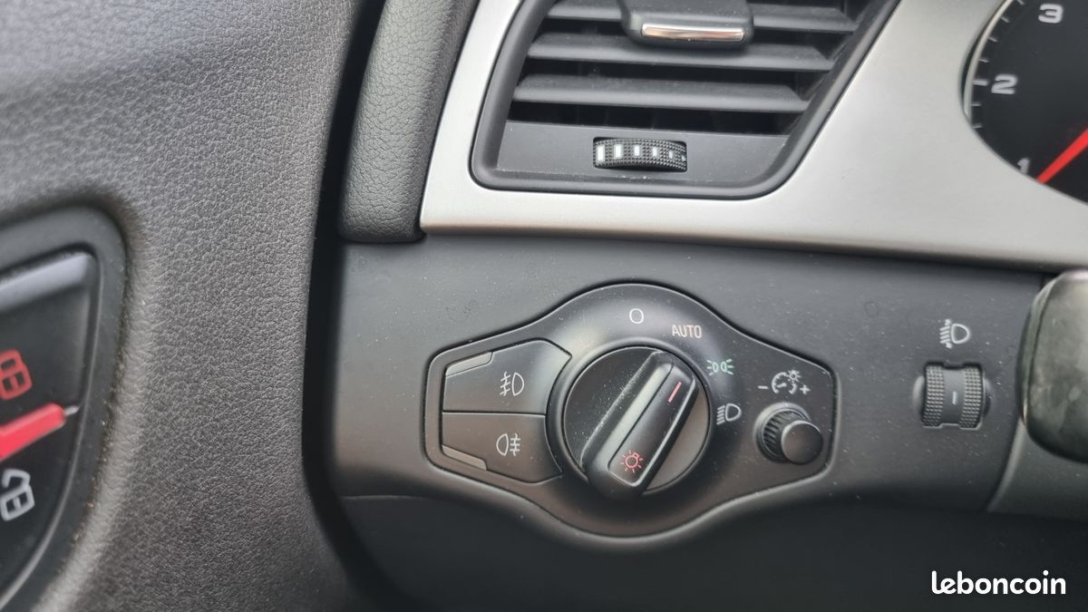 Audi a4 iv avant 2.0 tdi 143 dpf ambiente multitronic (image 9)