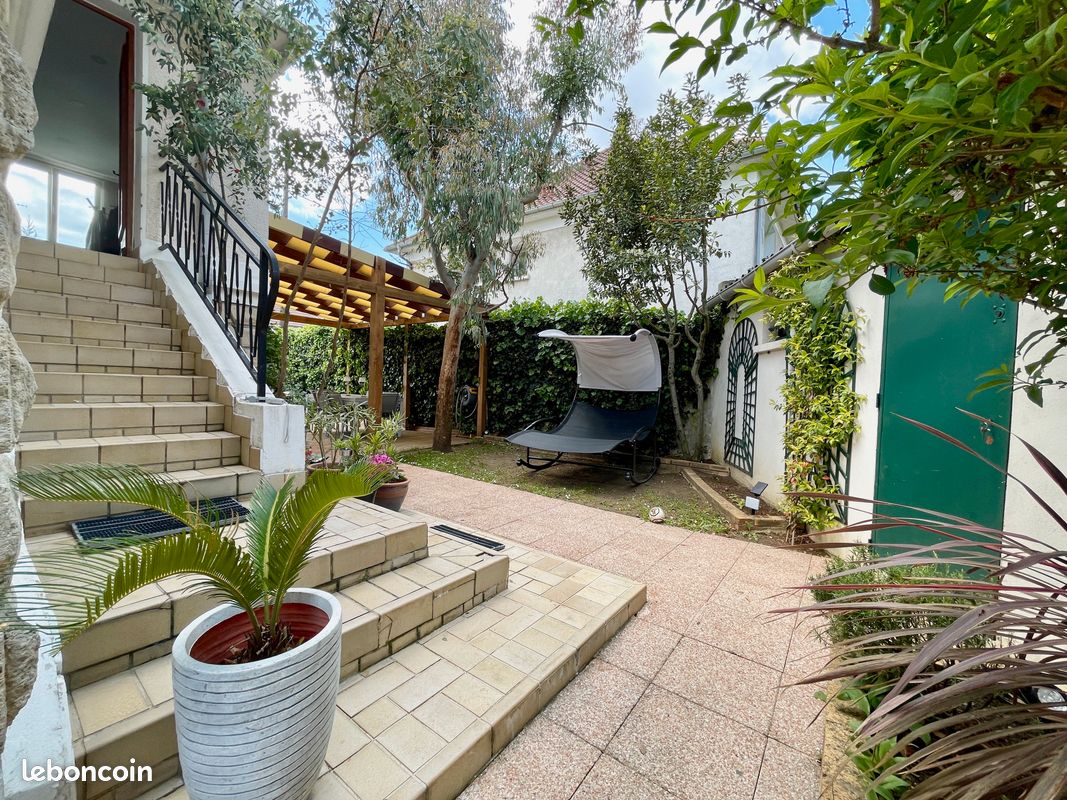 Maison 7 pièces 161 m² · à Sucy-en-Brie · 161 m² · 550 000 €