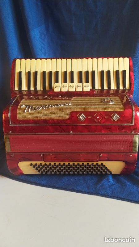 Accordéon touches piano (image 1)