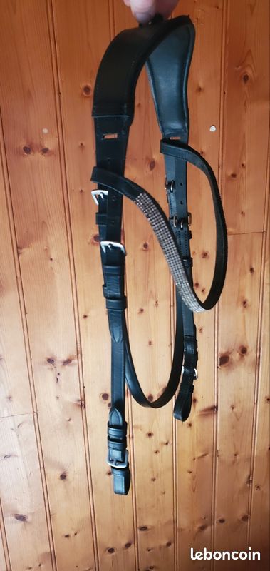 Ceinture De Cheval Anatomique Claridge House - Cuir Rembourré Noir 48'' - Forme Croissant - Occasion Peu Utilisée