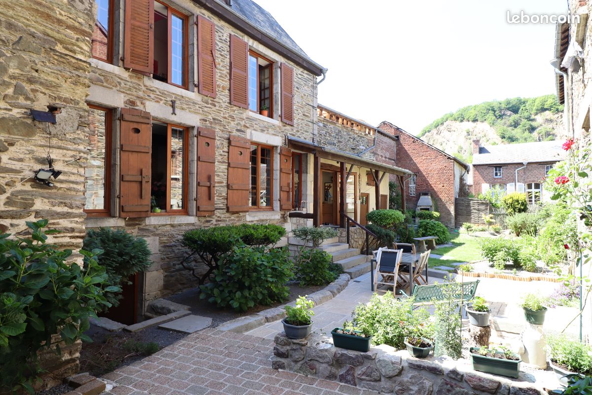 Gîte " La Petite Cité de l'Ardoise" (image 1)