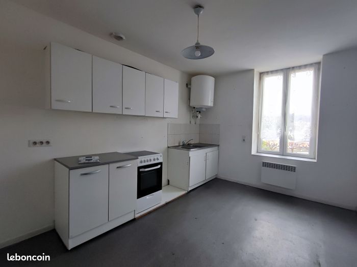 Appartement 2 pièces 35 m² - Ussel 19200 (image principale 0)