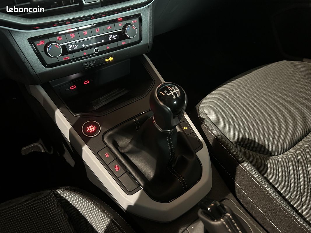 SEAT Arona 1.0 TSI 95 ch Start/Stop BVM5 Copa (image 16)