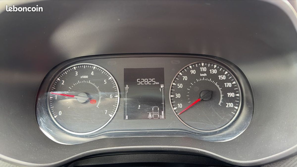 Dacia Sandero 1.0 SCe 65 Essentiel (image 12)