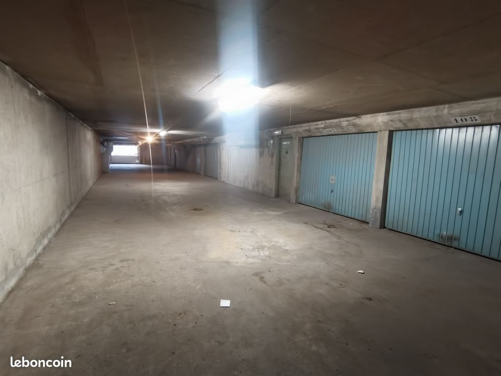 Appartement 6 pièces 250 m² · à Paris · 250 m² · 140 000 €