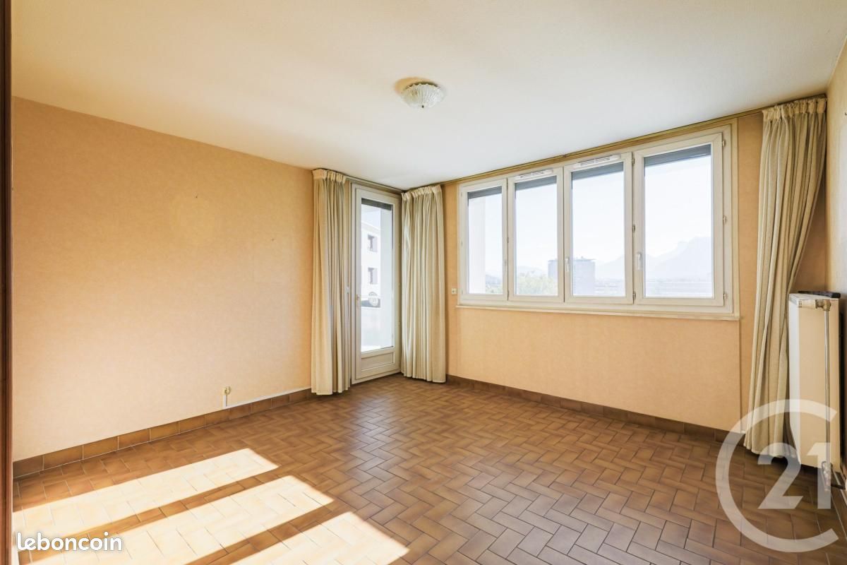 Appartement 5 pièces 75 m² · à Grenoble · 75 m² · 90 000 €