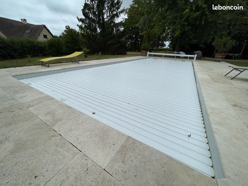 Lames de volet roulant de piscine Abriblue – 4 m – Très bon état (image 1)