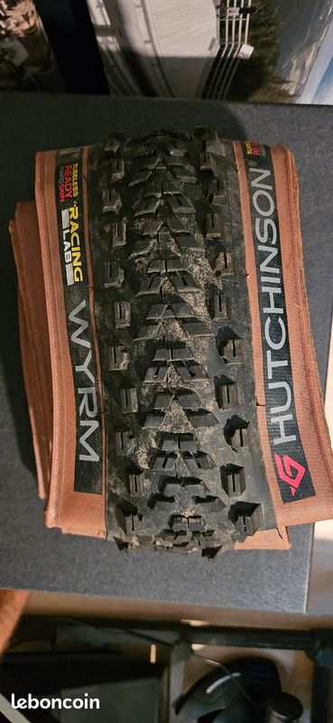 Pneu hutchinson wyrm 29x2.4 racine lab (image 1)