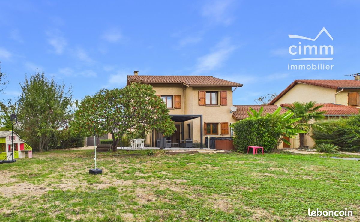 Maison 5 pièces 114 m² · à Beaucroissant · 114 m² · 299 900 €