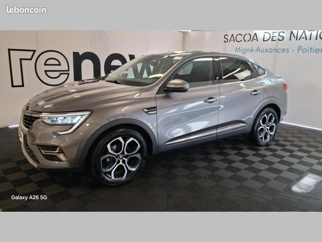 Renault Arkana E-Tech hybride 145 - 22 Techno (image 2)
