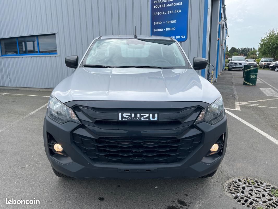 Isuzu D-max *31 658 HT* N60 SPACE CAB 1.9 164 CH 4X4 BVA B (image 2)
