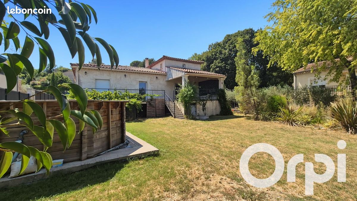 Maison 4 pièces 115 m² · à Saint-Julien-de-Peyrolas · 115 m² · 315 000 €