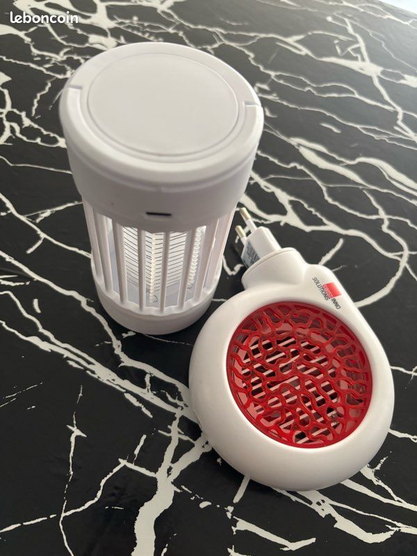 Lot de 2 anti-moustiques – SWISSINNO + lampe portable (image 1)