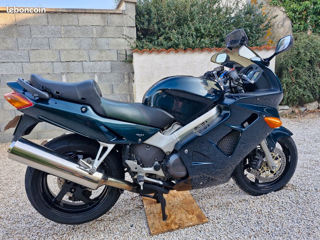 HOND VFR 800 FI 2000 verte (image 1)