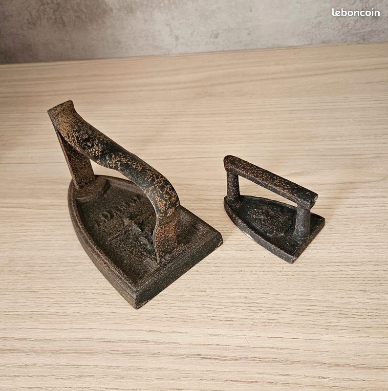 Fers à repasser anciens (image 1)