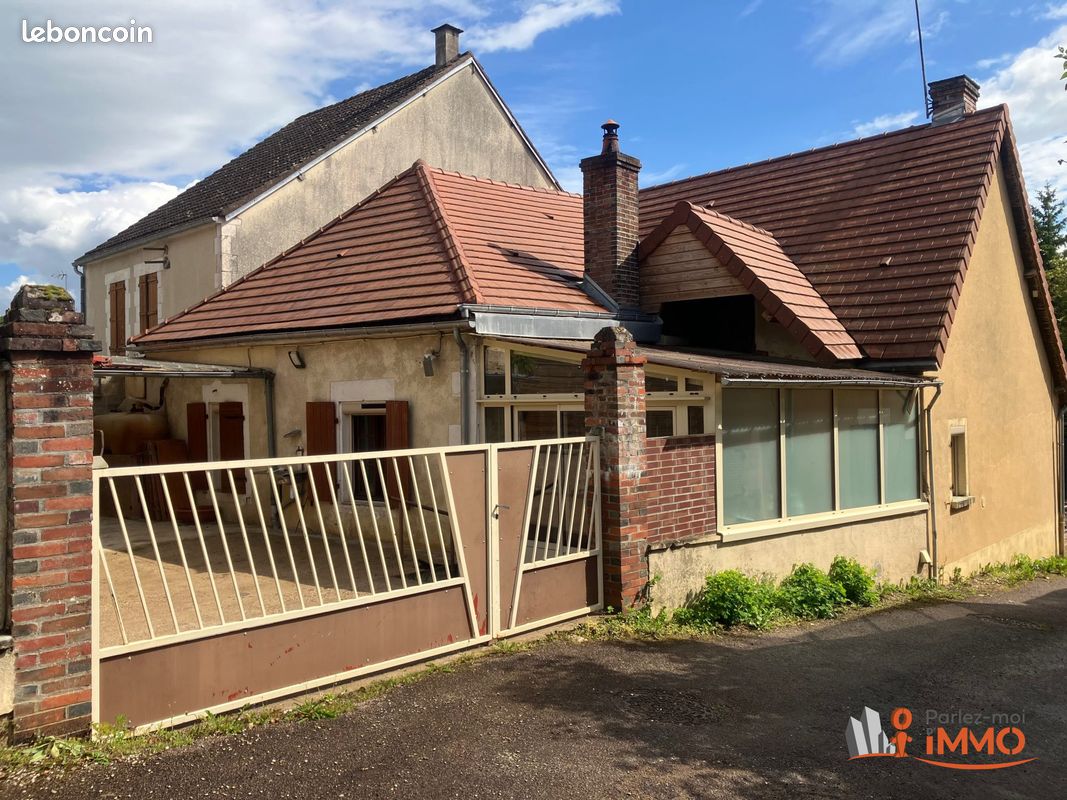 Maison 4 pièces 105 m² · à Saints-en-Puisaye · 105 m² · 95 000 €