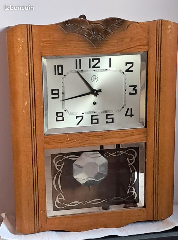 Horloge murale ancienne mécanique – Carillon Westminster – Bois sculpté - Décoration