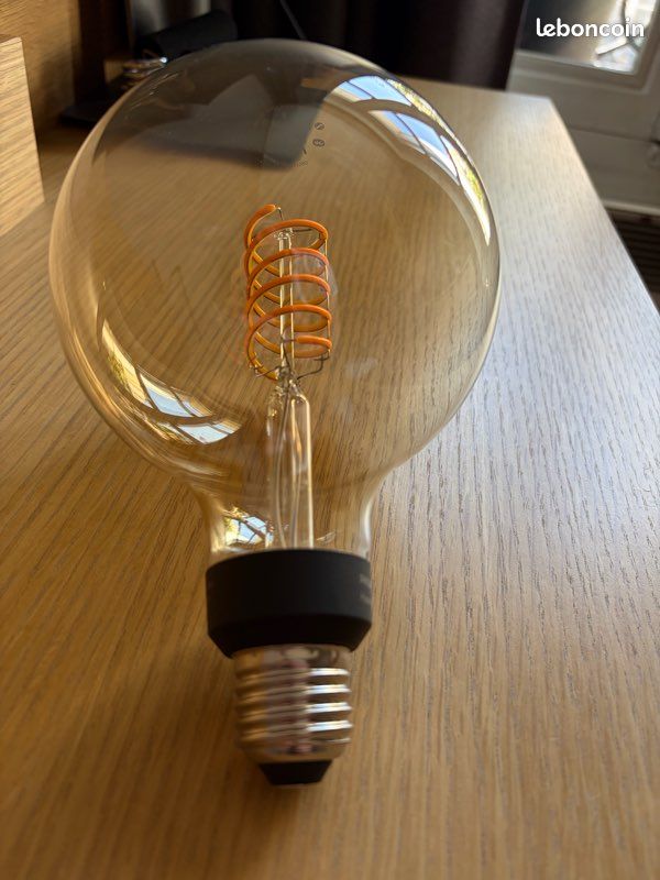 Ampoule Philips Hue Filament White Ambiance (image 2)