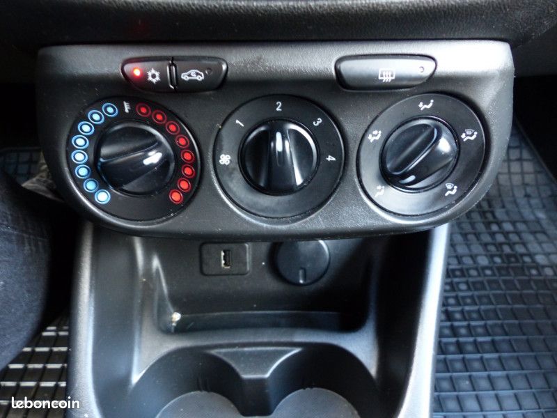 Opel CORSA 1.4 75CH ENJOY 5P (image 20)