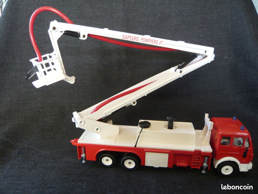 Camion Nacelle Pompiers (SIKU) (image 1)