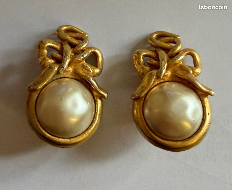 Boucles d'oreilles années 1990 - Canada