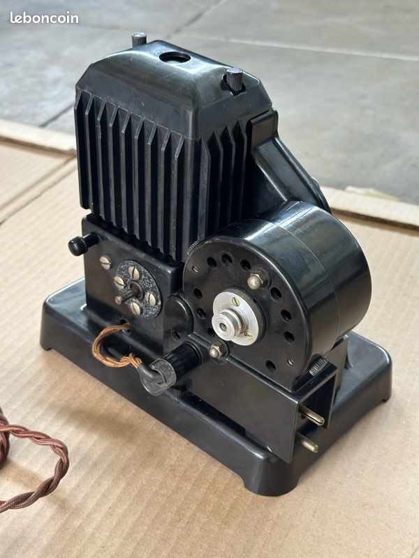 Pathé 9,5 mm N° 105 | Projecteur 9.5mm fabriqué en France av