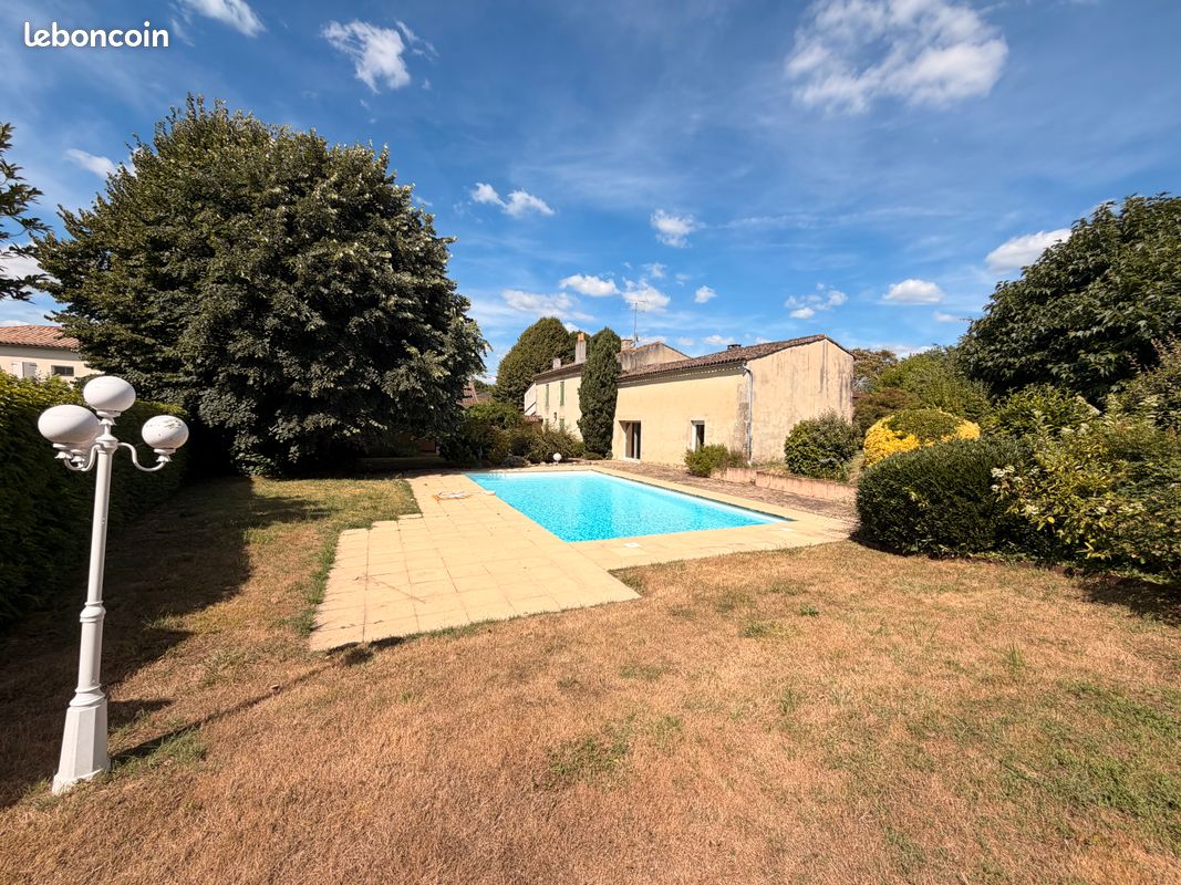 Maison 6 pièces 260 m² · à Langon · 260 m² · 276 000 €