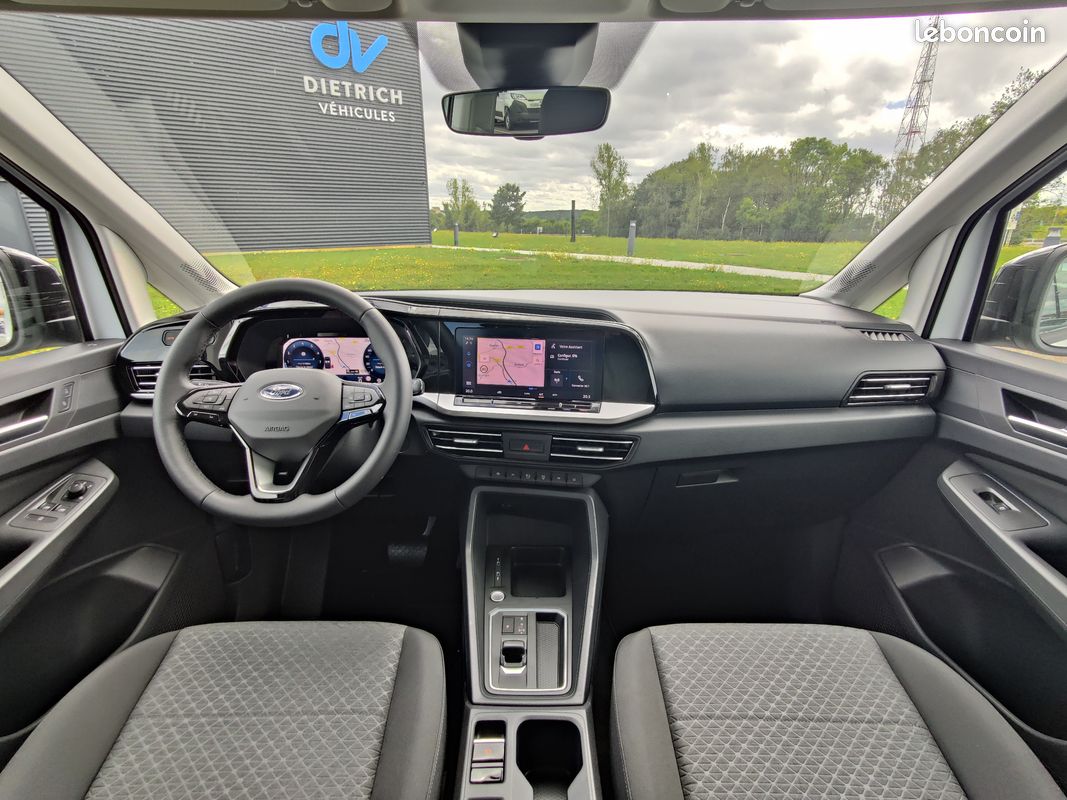 Ford Grand Tourneo Connect TPMR neuf & disponible (image 5)