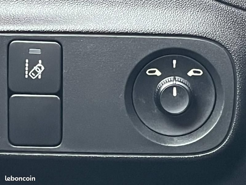 Citroen C3 Essence 83 YOU Clim Régulateur Bluetooth 1ère main (image 21)