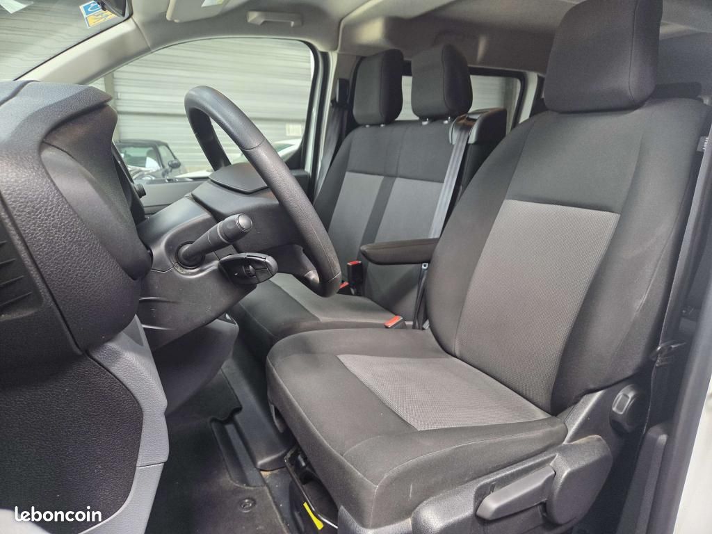 TOYOTA PROACE 1.5 120 D-4D - (RC22) Combi Long Dynamic / TVA Récupérable (image 9)