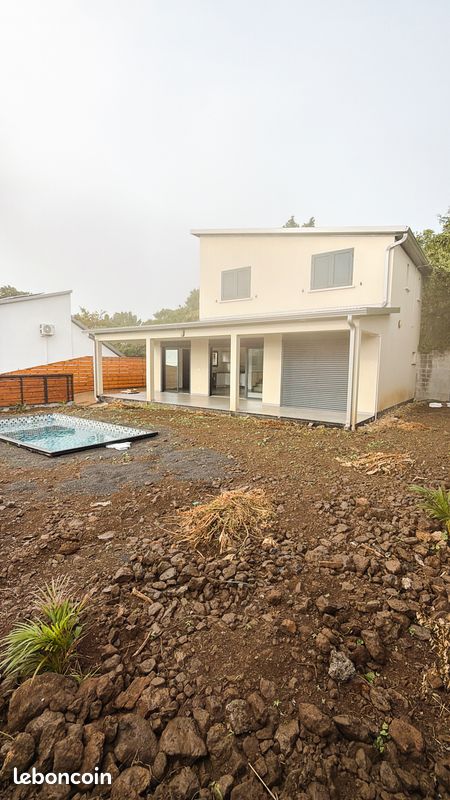 Maison 4 pièces 92 m² · à Sainte-Suzanne · 92 m² · 1 790 €
