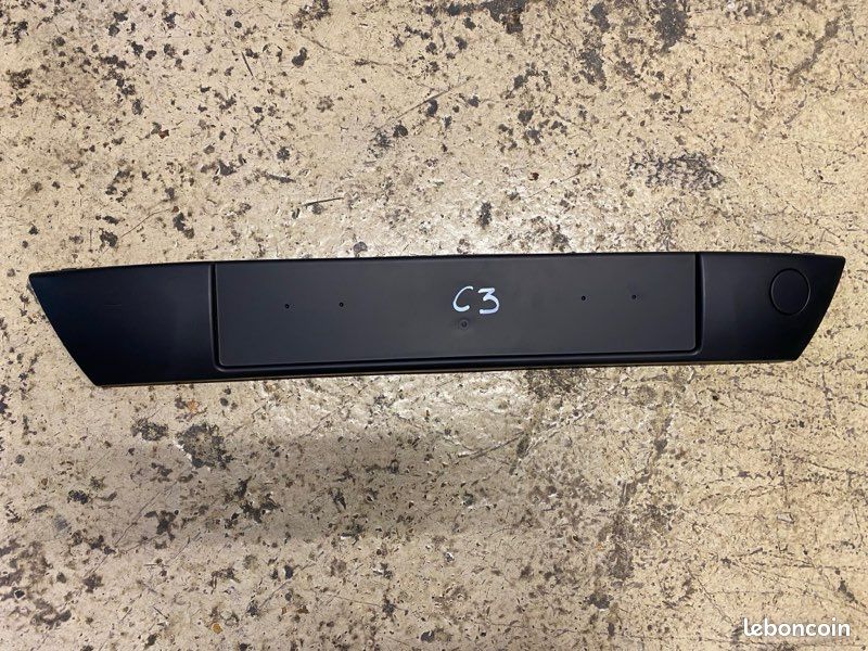 Support plaque avant C3 2 (image 1)